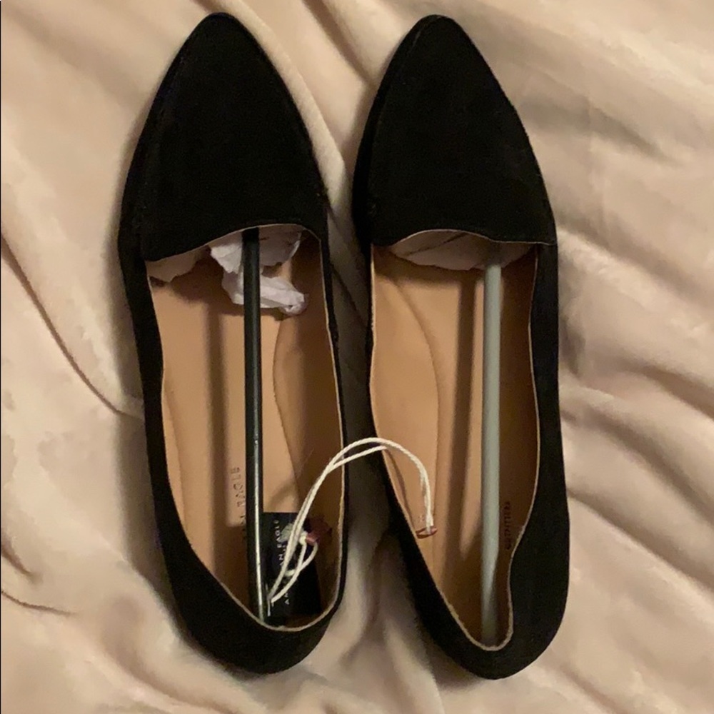 Pointed toe flats
